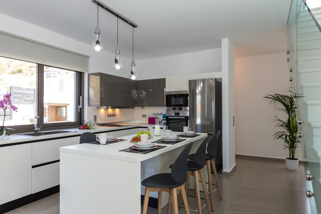 Eolia Iconic Villa, Walking Distance To The Beach, By Thinkvilla Pánormos Exteriör bild