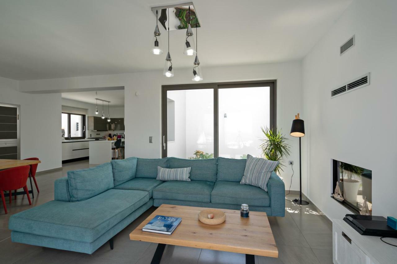 Eolia Iconic Villa, Walking Distance To The Beach, By Thinkvilla Pánormos Exteriör bild